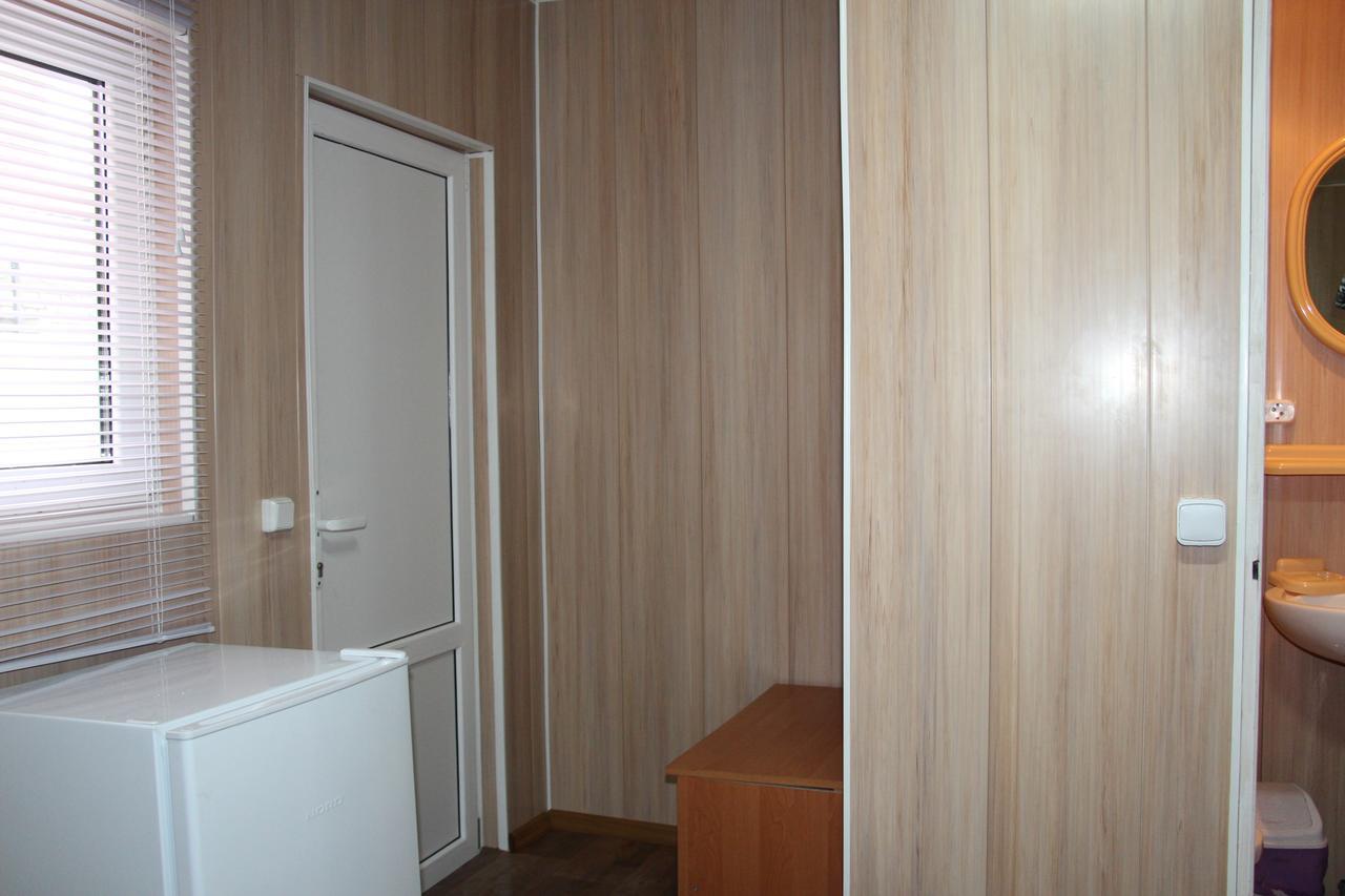 Дом Семейного Отдыха Karolino-Buhaz Exteriör bild